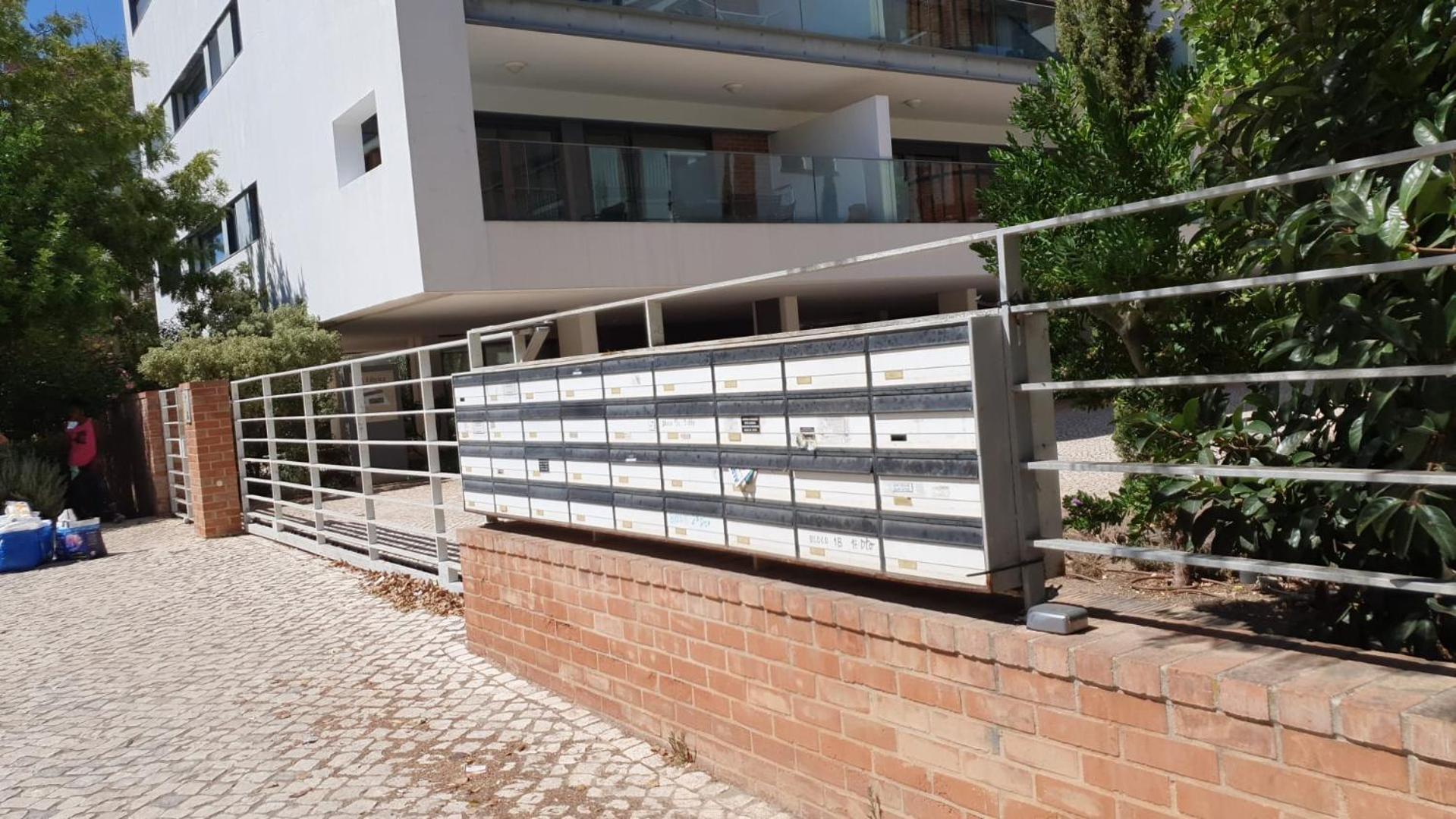 Lagos Factory Green Exterior foto